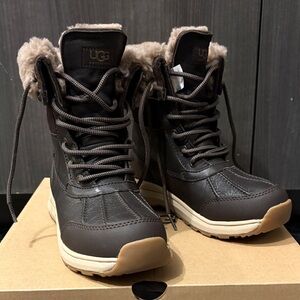 UGG Adirondack Boot III - Brown and Tan, Women’s 5.5